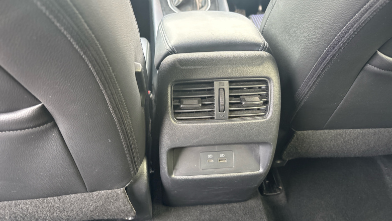 Nissan Qashqai 1.3 DiG-T MH Tekna 5dr Petrol Hatchback